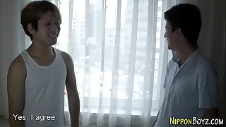 Japanese twink gets drag inflate